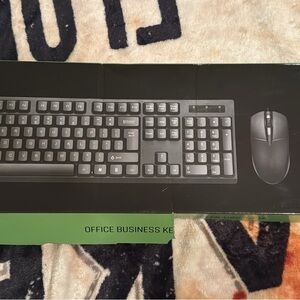 Wireless Black Keyboard and Mouse Set